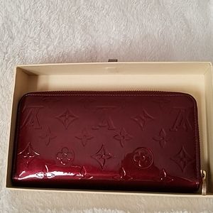 MM Vernis red wallet